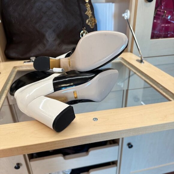 GUCCI SIZE 37 COLORBLOCK PATTERN BLACK & OFF-WHITE BOOTIES - Picture 7 of 8